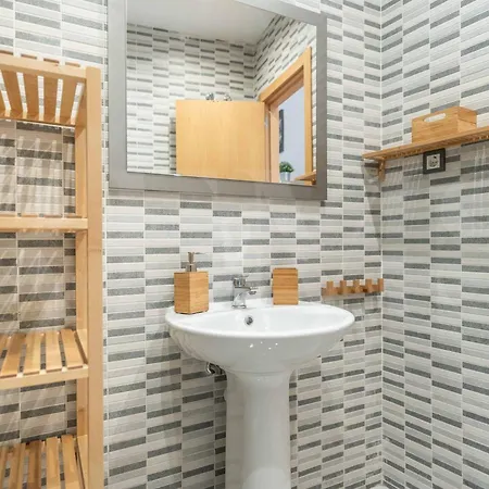 Apartment Inviting In The Center By Rems